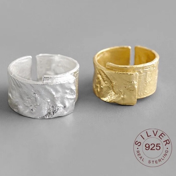 925 Silver Hand Pounded Band Ring - Picture 5 of 10